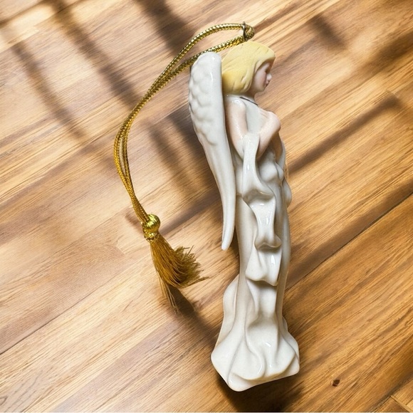 Lenox Porcelain Heavenly Angel Ornament with Box 🎁 - Picture 10 of 11